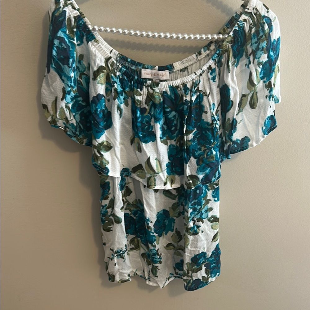 Mary & Mabel Floral Ruffle Top. Size Large